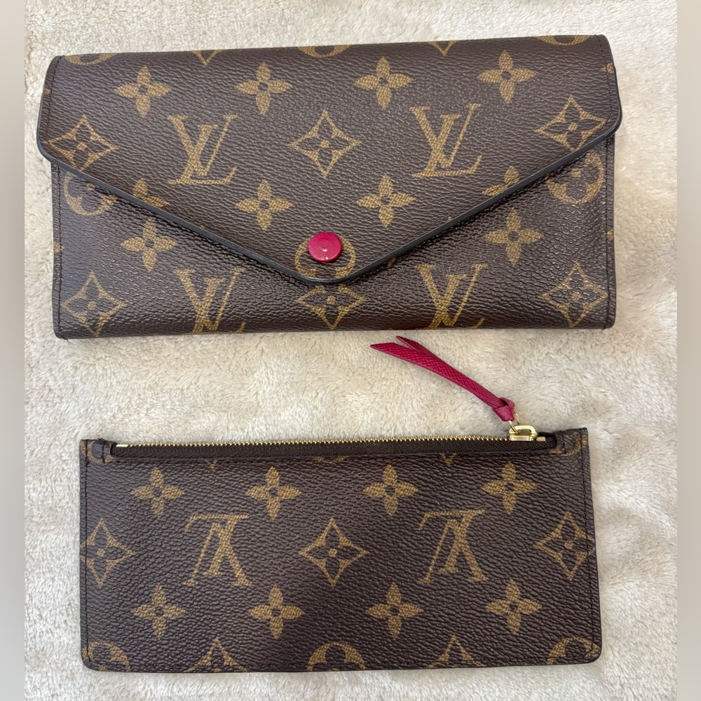 Louis Vuitton Josephine wallet in classic monogram